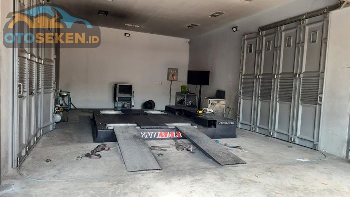 Fasilitas dyno test dan remap ECU di bengkel REV Engineering, Jakarta Barat