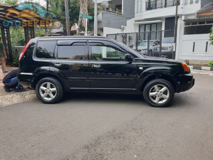 Nissan X-Trail T30 CBU sudah tinted glass