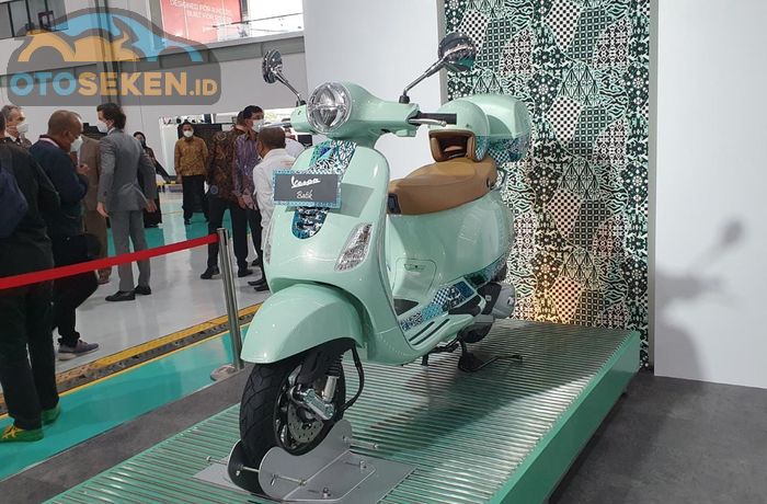 Vespa Batik special edition, pakai basis Vespa LX125 lokal