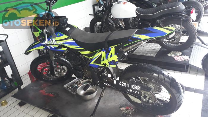 Foto ilustrasi servis Kawasaki di bengkel resmi