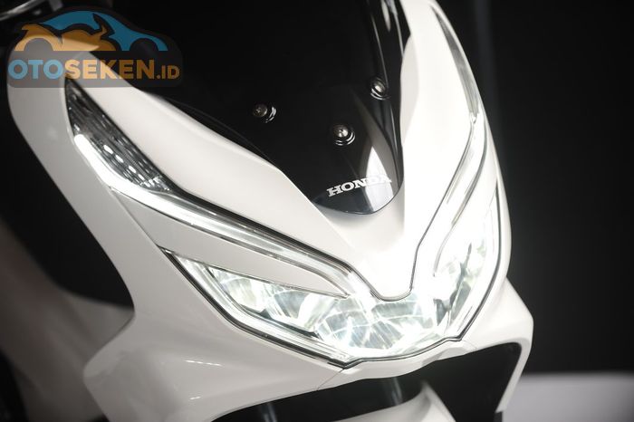 Lampu depan (head lamp) Honda All New PCX 150 kian sporti dan agresif
