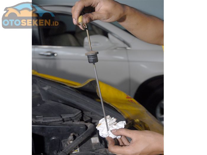 Perlukah Oli Mobil Matik Dikuras, Atau Hanya Cukup Diganti Saja? - GridOto.com