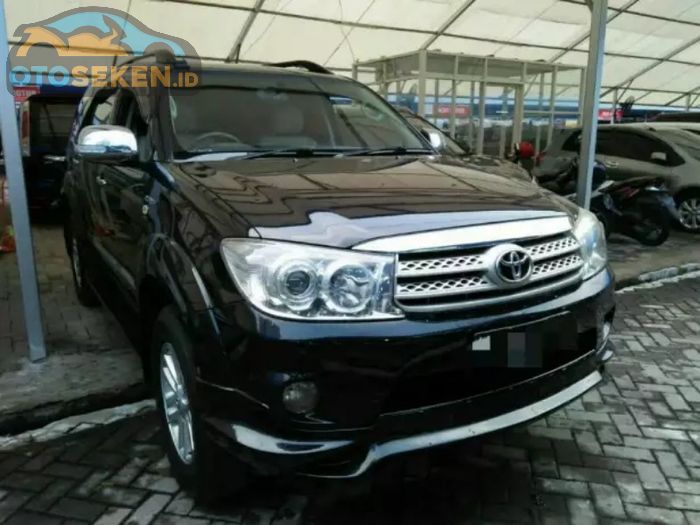 Toyota Fortuner generasi awal