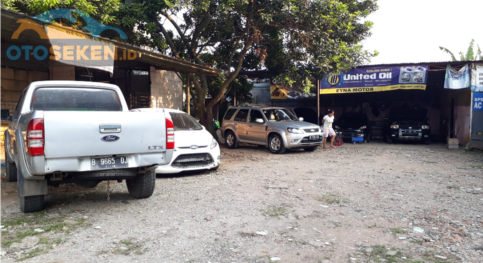 Suasana di Bengkel Eyna Motor, bengkel spesialis Ford di Tangerang Selatan