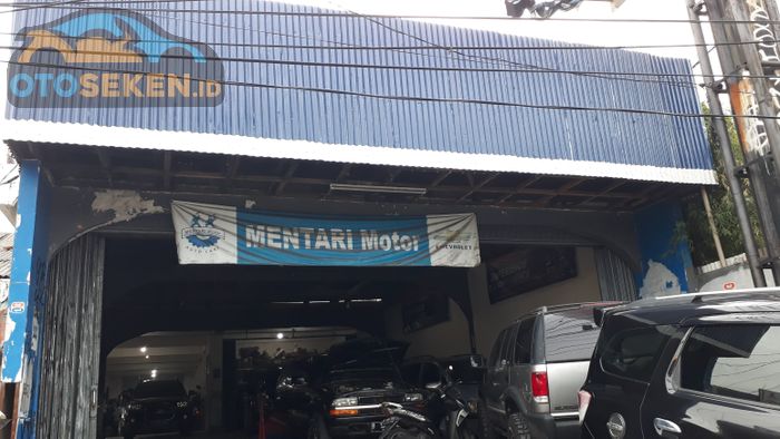 Tampak bagian depan Mentari Motor, bengkel spesialis Chevrolet di Warung Buncit