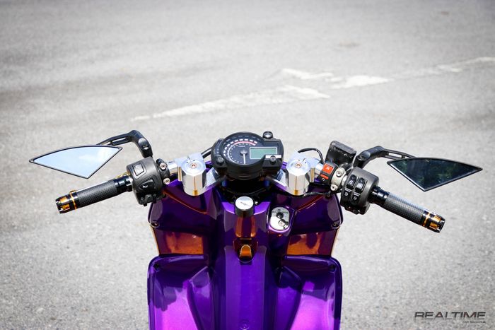 Bagian kemudi Vario ini juga enggak kalah keren