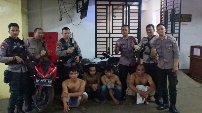 Keempat pelaku komplotan spesialis Curanmor yang berhasil diamankan Tim Raimas Backbone Polres Metro Jakarta Timur