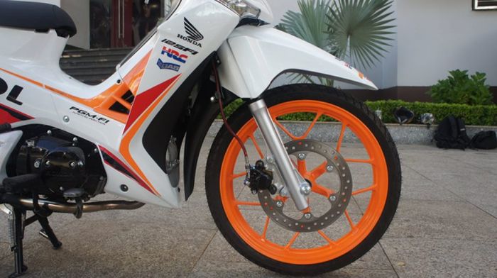 Peleknya kok mirip punyanya Honda Sonic 150R ya?