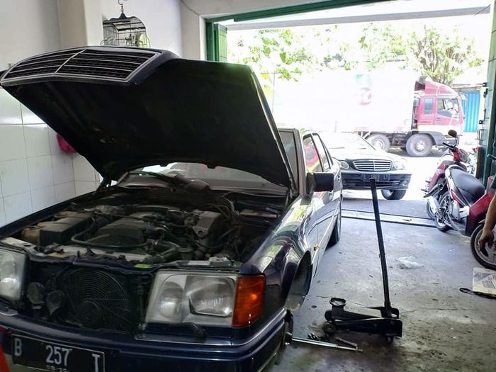 Mercedes E200 MP saat masih mulus