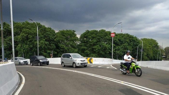 Persimpangan Overpass Manahan, tempat kejadian kecelakaan antara Honda Supra X 125 dengan Toyota Yaris