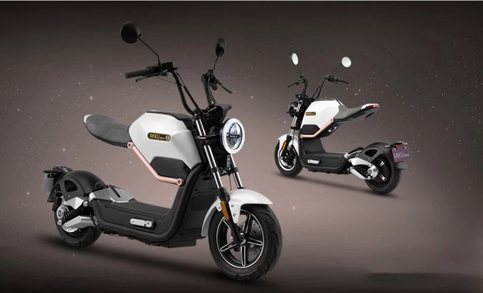 Miku Max, skutik unik yang ada rasa motor sport-nya