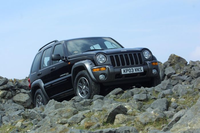 Jeep Liberty KJ atau Jeep Cherokee KJ