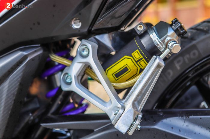 Sokbrekernya merek Racing Boy tapi covernya berlogo Onlins