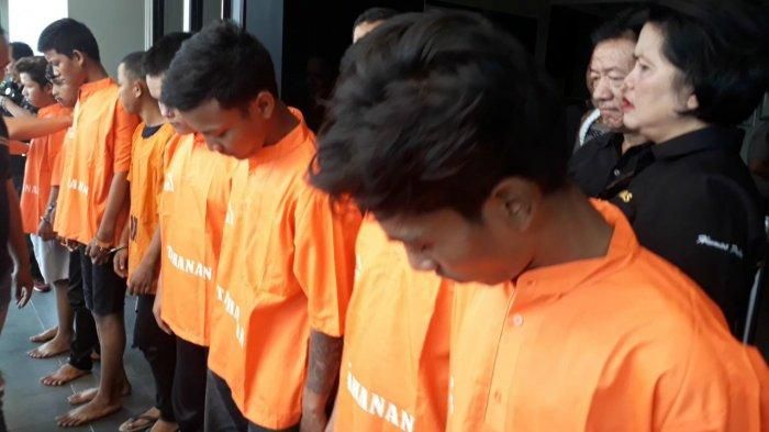 Delapan pelaku usai dibekuk Polisi (TribunJakarta.com/Yusuf Bachtiar)