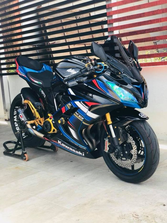 Tertarik bikin motor naked jadi fairing?