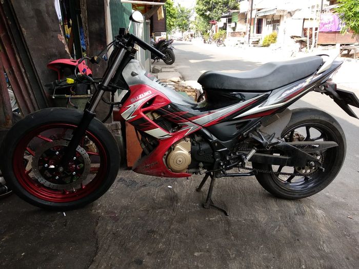 Proses pemasangan minta bantuan tukang las bubut