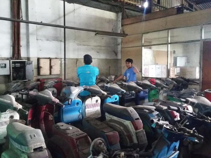 Beberapa Vespa yang belum sempat dijual oleh pabrik