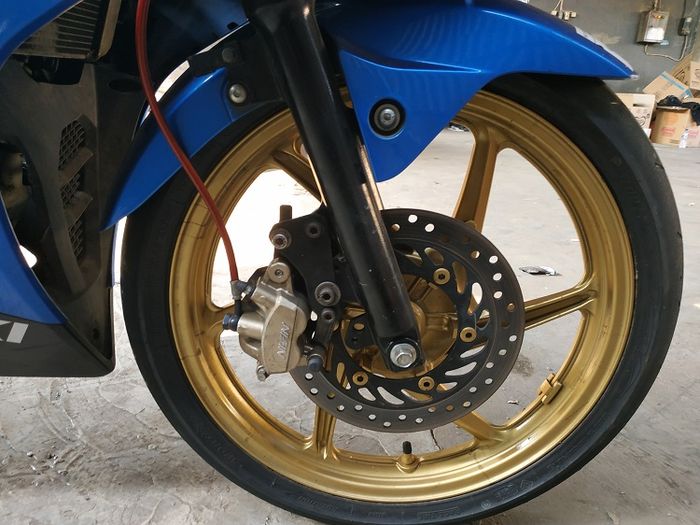 Kaliper pakai CBR250RR dengan bracket custom agar lebih pakem