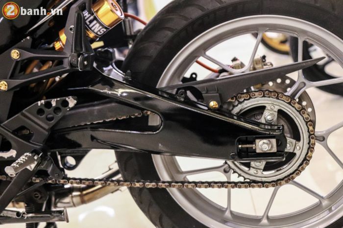 Pakai swing arm Yamaha Xabre juga