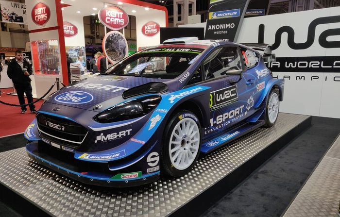 Pada WRC 2019, livery mobil tim M-Sport Ford didominasi warna biru