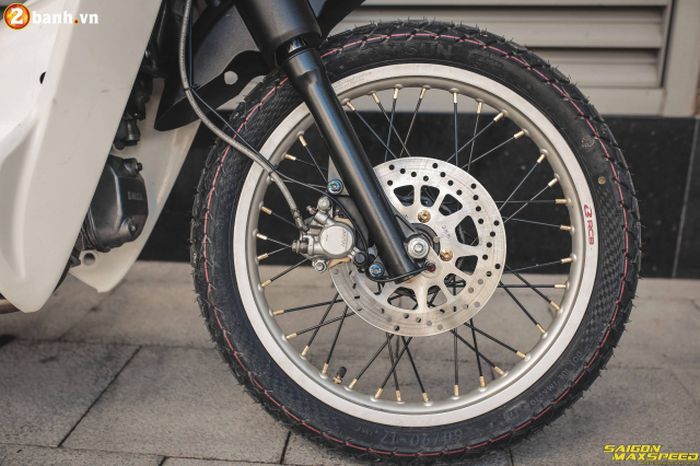 Peleknya pakai merek Racing Boy