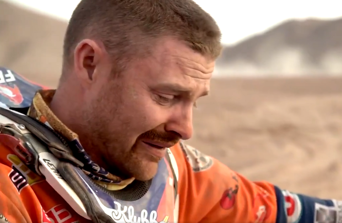 Frederic Barlerin menangis