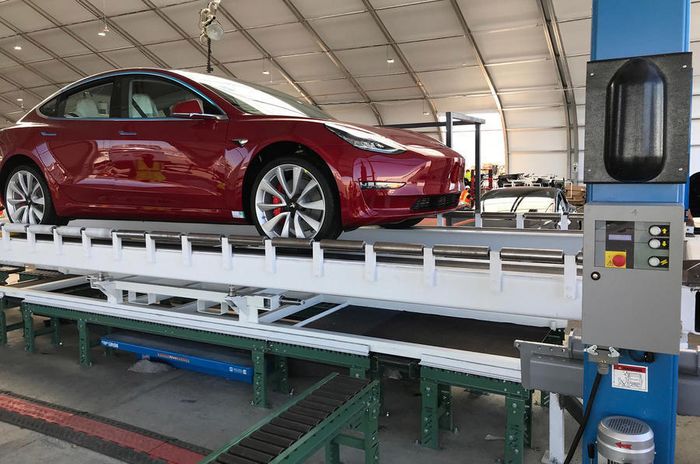 Produksi mobil listrik Tesla Model 3