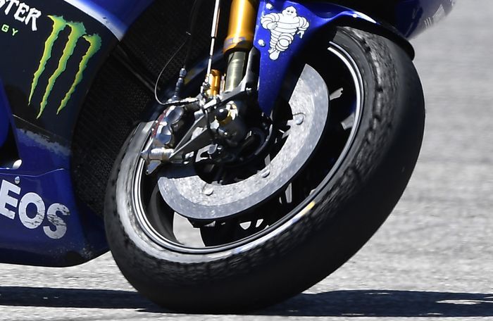 Ilustrasi penggunaan ban motor MotoGP