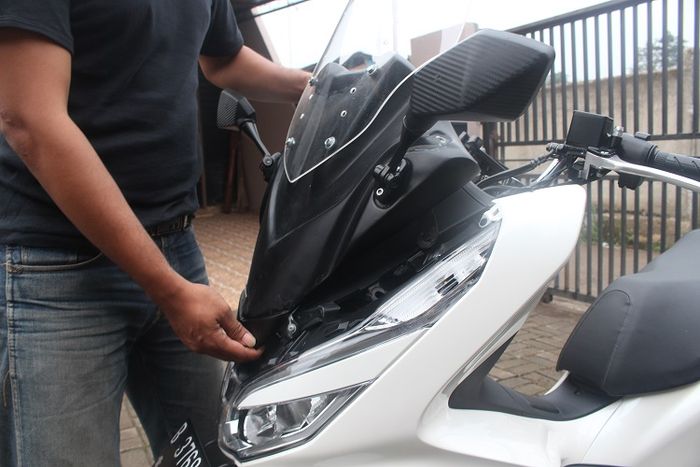 Pasang windshiled ala Forza di Honda PCX 150