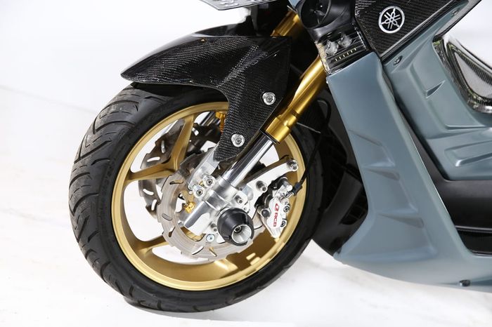 Pengereman dan kaki-kaki diupgrade bikin Yamaha NMAX lebih berotot