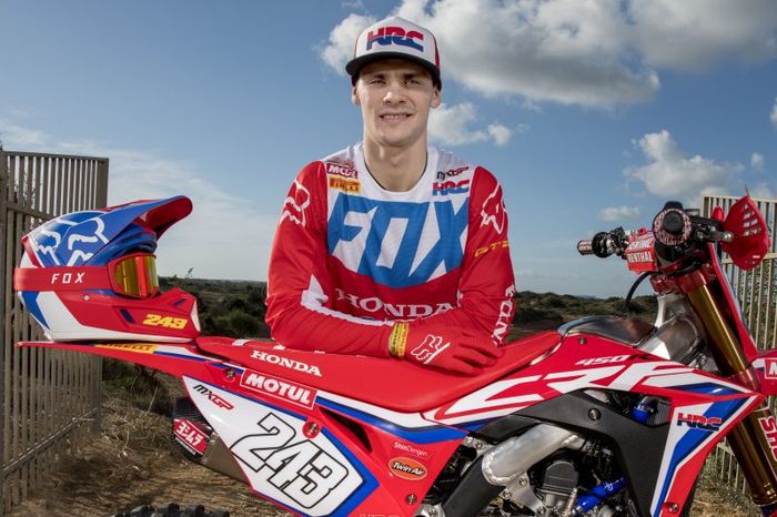 Tim Gajser. Kami satu keluarga besar