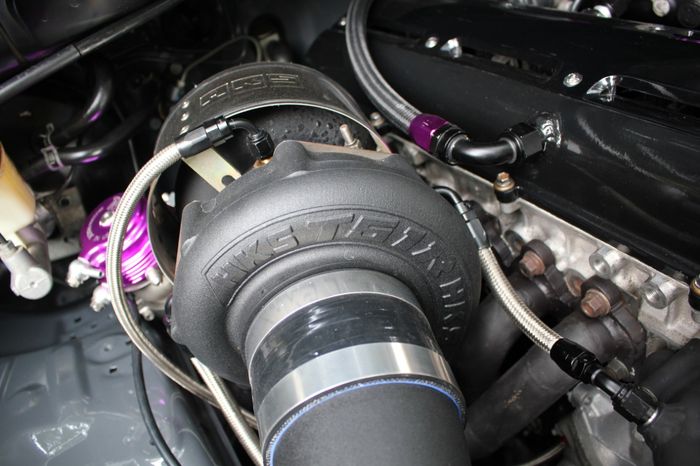 Twin turbo diubah jadi single turbo, langsung pakai yang besar!