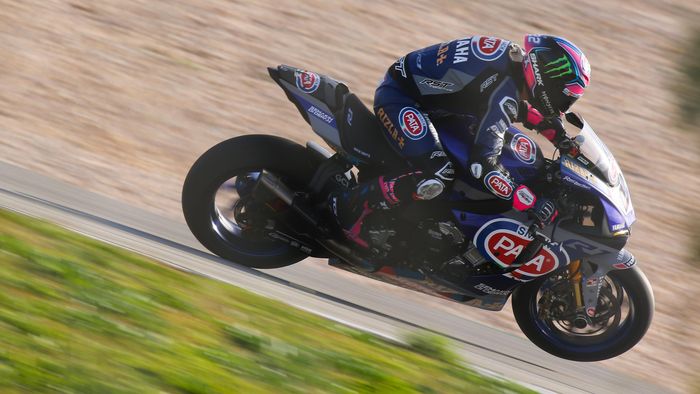 Alex Lowes konsisten mendekati Jonathan Rea