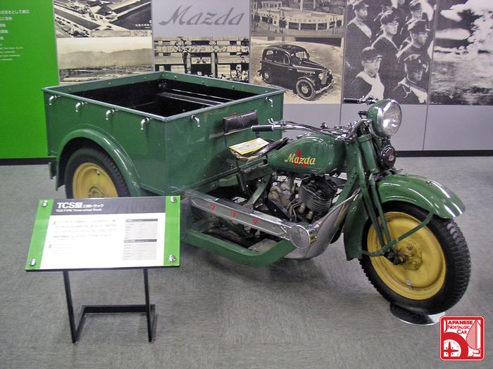 Mazda-Go, kendaraan pertama buatan Mazda di tahun 1931. Berupa motor niaga roda tiga.