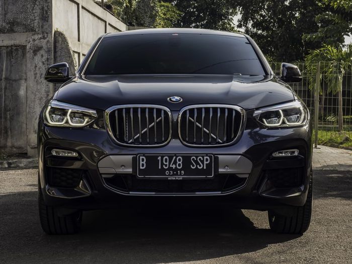 Gril dan fascia mirip sang adik, BMW X3