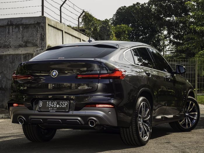 Lampu belakang makin terlihat pipih