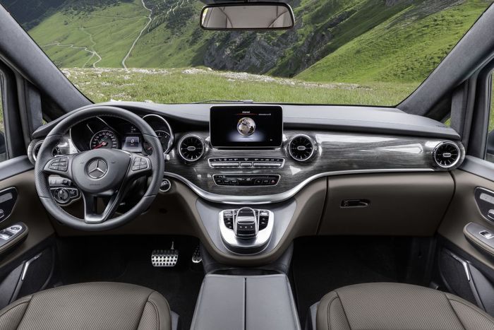 Interior W447 Mercedes-Benz V-Class facelift yang baru.
