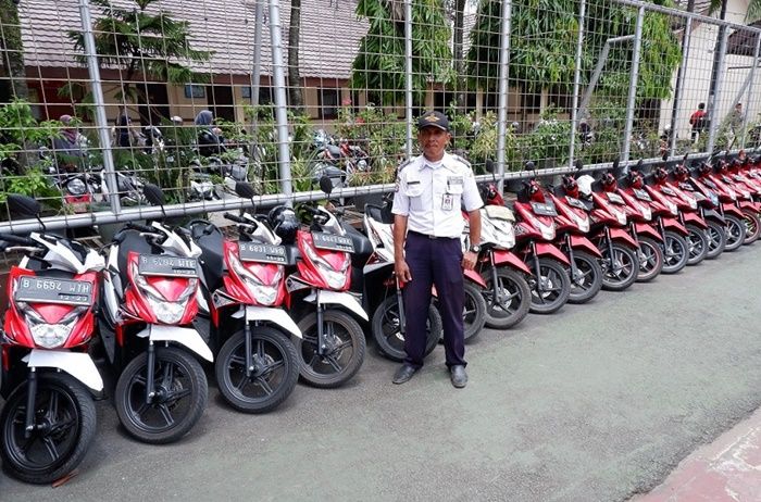 Parkiran SMAN 12 Tangerang Viral Gara-gara Honda BeAT Terparkir Rapi, Ternyata Ada Sekolah Lain yang Duluan