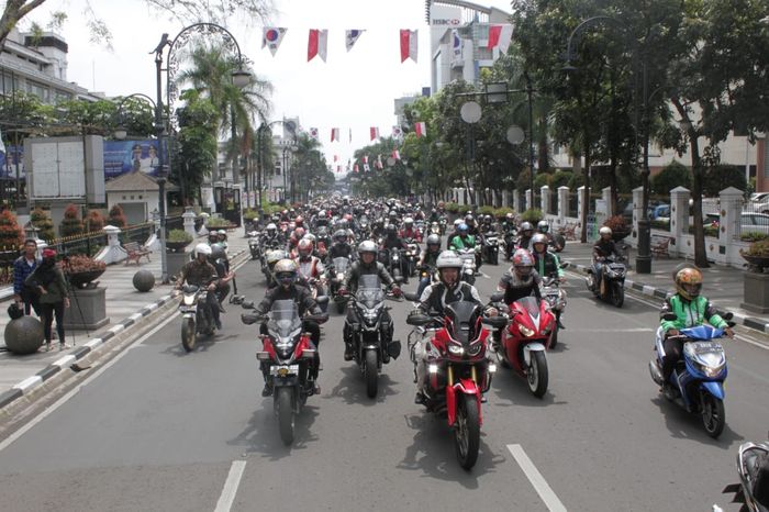 100 Bikers Honda kawal Marquez