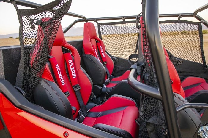 ok milik Honda Civic Type R yang dibalut bahan waterproof