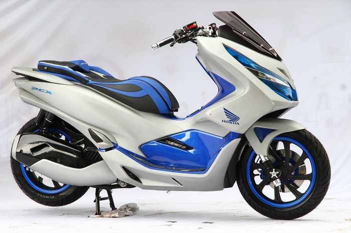 Modifikasi Honda PCX bergaya futuristik