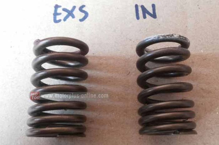 Pasang per klep di Yamaha NMAX tidak bolehtertukar