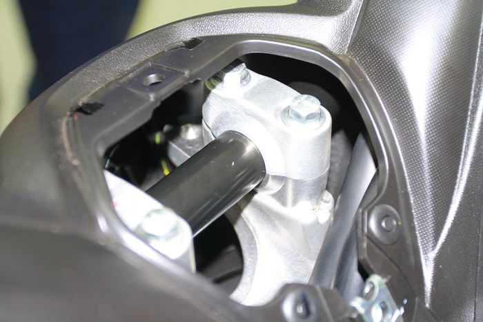 Posisi setang yang sudah dimundurkan 