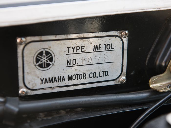 Plat ini yang jadi bukti kalau Toyota 2000GT dibuat oleh Yamaha