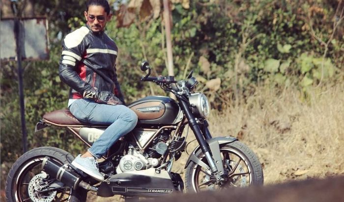 Modifikasi Bajaj Pulsar 180 jadi Ducati Scrambler