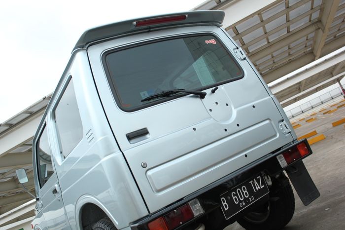 Pintu belakang plus kaca dan rear spoiler Jimny Turbo jadi kuncian Acheng