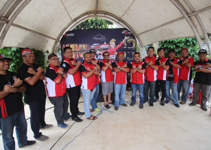 Ketua X-MOC chapter Purwasuka bersama pengurus Nasional X-MOC Indonesia dan beberapa perwakilan chapter lain yang tergabung di wilayah Jabar.