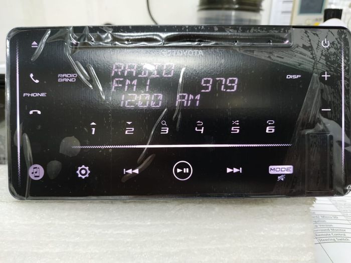 Tampilan layar head unit Avanza E masih sederhana