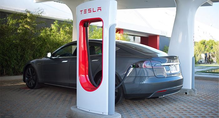 Tesla Superchargers, jadi stasiun pengisian khusus mobil listrik lansiran Tesla