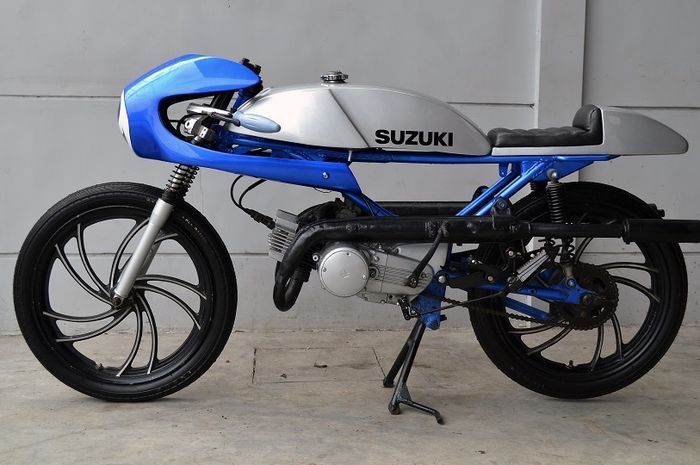 Suzuki Stinger T125 cafe racer